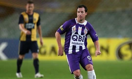 Danh thủ Liverpool tới Muang Thong United của HLV Calisto