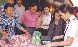 Quy định bán thịt trong tám tiếng: Nhiệm vụ bất khả thi