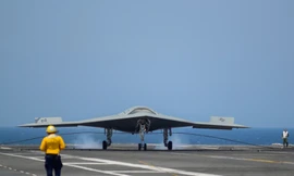 Máy bay không người lái X-47B gây thất vọng