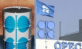 Giá dầu châu Á vọt lên mức cao nhất trong 2 năm