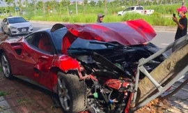 Gần 1 tháng sau khi húc đổ cây ở Hà Nội, siêu xe Ferrari 488 vẫn chưa được sửa