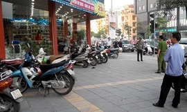 Công an phong tỏa hiện trường nơi xảy ra vụ việc để điều tra.