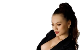 Cao Thùy Linh: Hết khoe thân lại khoe tiền