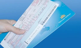 Muốn được Vietnam Airlines chiều như “thượng đế”, khách hàng cần bỏ ra 107,5 triệu đồng để mua thẻ Bạch kim.