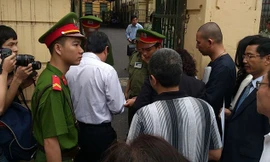 Theo Bộ trưởng Tư pháp, nghị định của Chính phủ đã quy định rất rõ nhà báo chỉ cần xuất trình thẻ nhà báo khi tác nghiệp. Ảnh: Tuấn Nguyễn