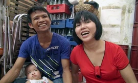 Vợ chồng Mão - Tú hạnh phúc khi nhớ về ngày thiên thần nhỏ của gia đình ra đời. 