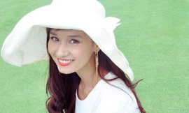 Lã Thanh Huyền: “Gái ngoan” khoe ngực