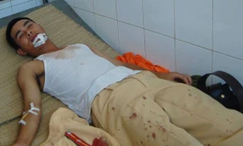 Thiếu úy Hiếu dũng cảm bắt giữ kẻ giang hồ đâm chém người đi đường.