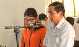 Bị cáo Sen rúm ró trước sếp cũ tại toà