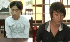 Hai nghi phạm Hiếu (áo trắng, ảnh 1) và Đức (áo đen, ảnh 2) đã thừa nhận hành vi phạm pháp sau khi bị bắt