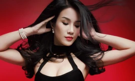 Diệp Lâm Anh diện váy cắt xẻ khoe đường cong