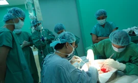 100.000 người suy thận mạn tính phải chạy thận nhân tạo và một nửa có chỉ định ghép nhưng không có thận