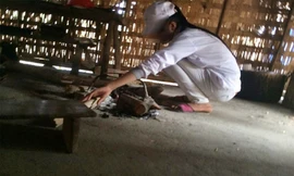 Cháu T. bị hai anh em ruột nhà Lục Văn Hạnh và Lục Văn Tuất hiếp dâm