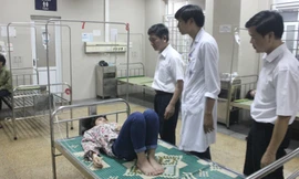 Công nhân nhập viện nghi do ngộ độc thức ăn