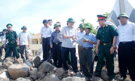 Chủ tịch nước Trương Tấn Sang thăm đảo Cồn Cỏ ngày 8/9. Ảnh: H.T