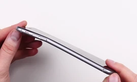 iPhone 6 Plus dễ bị biến dạng