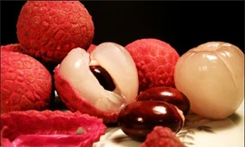 Nếu ăn một lúc quá nhiều vải sẽ gây chóng mặt, buồn nôn, tim đập nhanh. (Ảnh: KT)