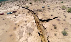 Khe nứt 'tử thần' bất ngờ xuất hiện ở Mexico