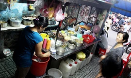 Quán "chè ma" độc đáo với nhiều món chè đã được truyền qua 4 đời