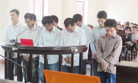 Các bị cáo tại phiên tòa, ngày 21/8