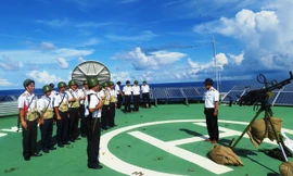 Huấn luyện SSCĐ ở nhà giàn DK1. Ảnh: TC 