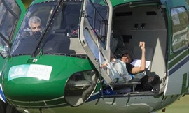 Neymar buồn bã tạm biệt World Cup 2014