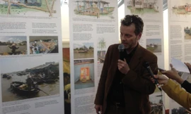 KTS Hagens đang giới thiệu kết quả nghiên cứu của mình tại Việt Nam. Ảnh: H.H