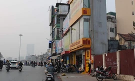  Nhà siêu mỏng trên đường Kim Liên mới giáp Ô Chợ Dừa. Ảnh: Minh Tuấn