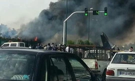 Hiện trường vụ tai nạn máy bay Iran sáng 10/8. Ảnh: Getty Images