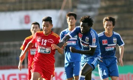 Trận Hải Phòng và B.Bình Dương. Ảnh: Zing