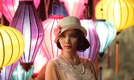 Trang Nhung đẹp bí ẩn giữa đêm Hội An 