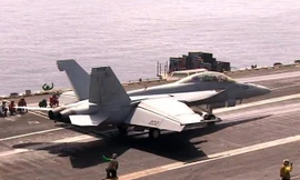 Cuộc sống trên tàu sân bay Mỹ không kích Syria