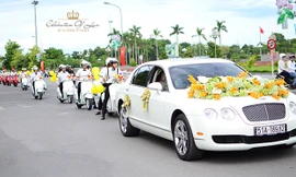 30 cặp rước dâu trên Vespa khuấy đảo thành phố Vinh