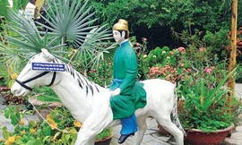 Tượng tạc hình ảnh Kim Trọng