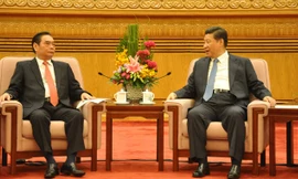 Chiều 27/8, tại Đại lễ đường Nhân dân ở Bắc Kinh, ông Lê Hồng Anh, Ủy viên Bộ Chính trị, Thường trực Ban Bí thư, Đặc phái viên của Tổng Bí thư Nguyễn Phú Trọng, hội kiến với Tổng Bí thư, Chủ tịch Trung Quốc Tập Cận Bình. Ảnh: TTXVN 