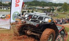 Ôtô địa hình tranh tài ở Đà Lạt