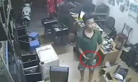 Đôi nam nữ trộm ví, iPhone rồi nhét vào quần 