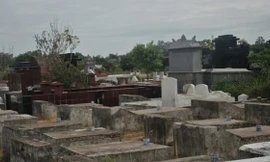 Nghĩa trang miền Nam đang được tôn tạo. Ảnh: Quang Long