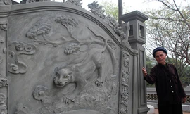 Bức bình phong gây bức xúc. Ảnh: Vnexpress.