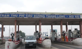  Theo Tổng cục Đường bộ Việt Nam, trạm thu phí cầu đường Thăng Long - Nội Bài đã hoạt động được 3 năm, nên việc tăng phí là hợp lý, nhưng chỉ được tăng 1,5 lần. Ảnh: Trọng Đảng