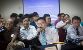 GS Ngô Bảo Châu phát biểu tại Hội thảo Đối thoại giáo dục 2014 vừa được tổ chức tại TPHCM. Ảnh: PV