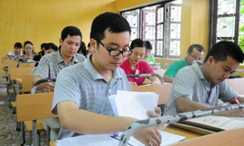 Chấm thi ở ĐH Thái Nguyên. Ảnh: Hồ Thu