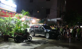 Hiện trường vụ khám xét tại Công ty TNHH Thành Hưng Bắc Ninh tối 13/8. Ảnh: TT