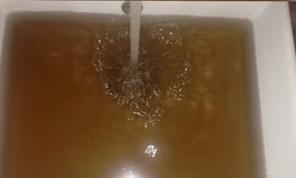 Hà Nội: Kinh hãi nước sinh hoạt bẩn như... nước cống