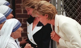 Những khoảnh khắc trong cuộc đời công nương Diana