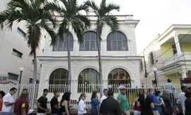 Cuba hạn chế việc tư nhân nhập khẩu hàng tiêu dùng. Ảnh: REUTERS