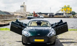 Choáng váng với Aston Martin Rapide S có màu sơn siêu 'độc'
