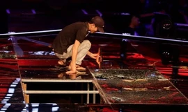 Khán giả bức xúc vì BTC bất cẩn gây tổn hại đến các em nhỏ.