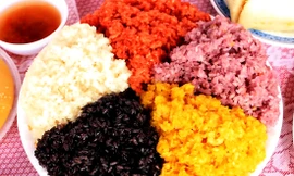 Sốt lá cẩm nấu xôi ngũ sắc cúng Rằm