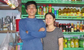 Vợ chồng anh Sự chị Thái